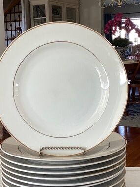 Set of (4) Unmarked Porcelain Luncheon/Salad Plates